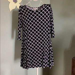 EUC Comfy USA Black print 3/4 sleeve tunic 🇺🇸
